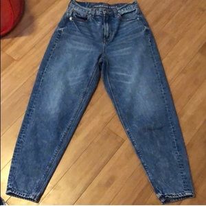 AE Relaxed Mom Jeans 00 Short